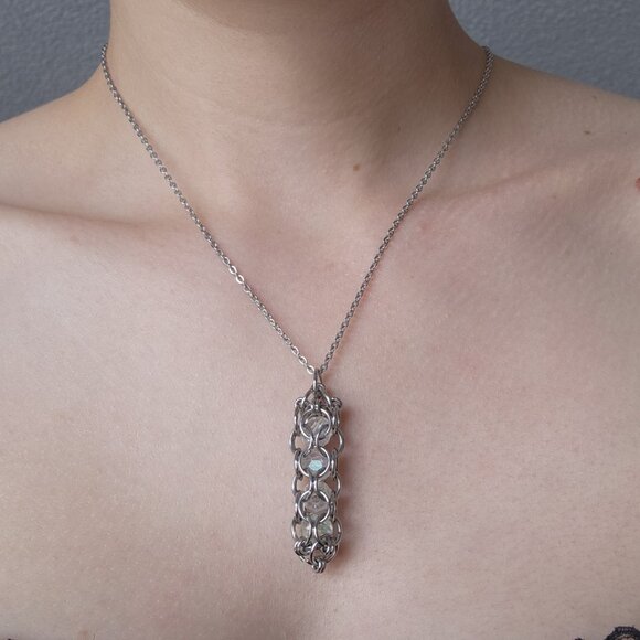 Fairy whimsical crystal beads in handmade chainmaille silver chain necklace - Picture 8 of 8